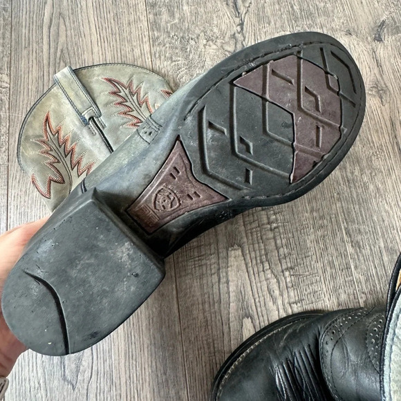 Ariat Women’s Heritage Leather Western Boots - Picture 3 of 4